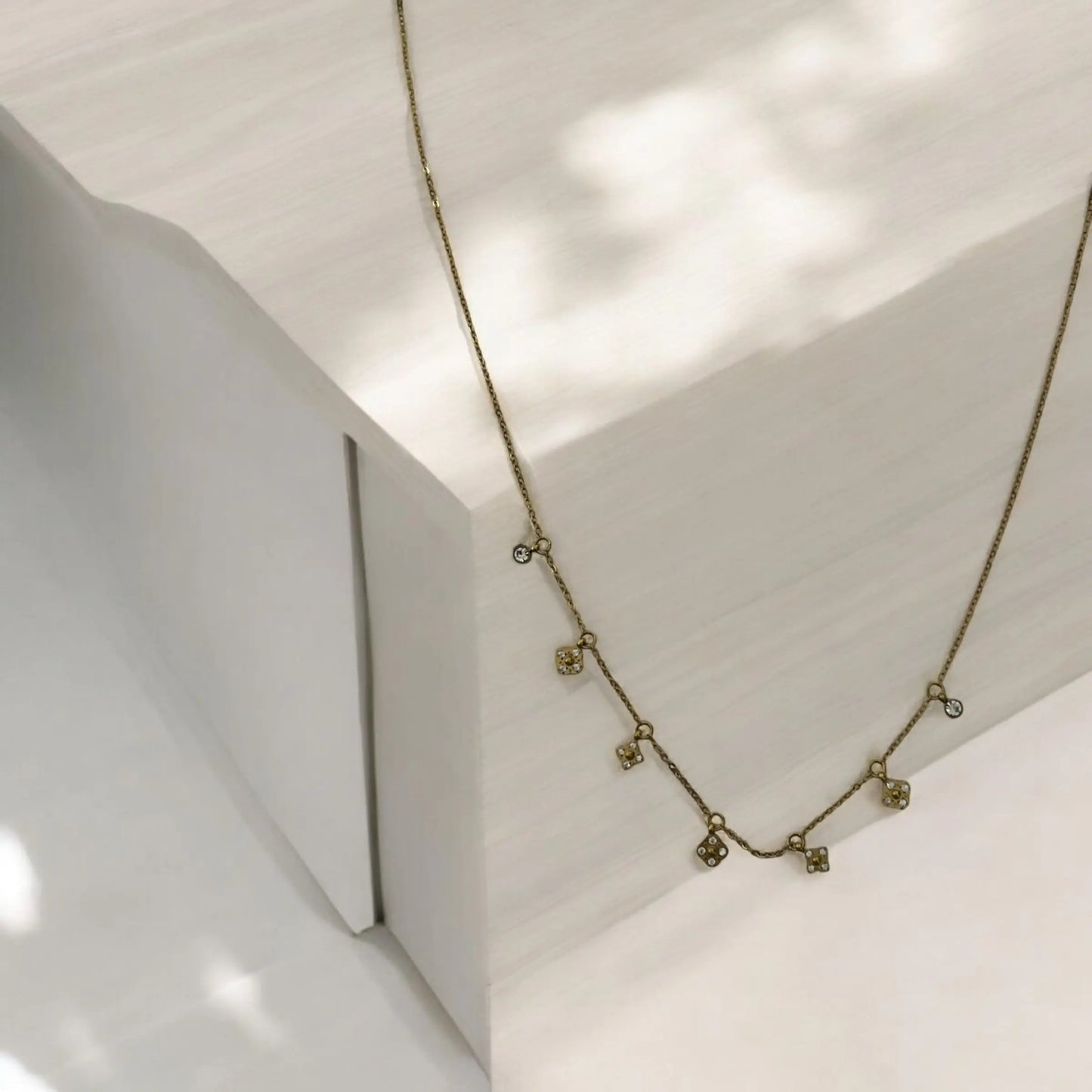 Collier goutte de lumière Bloomyluxe